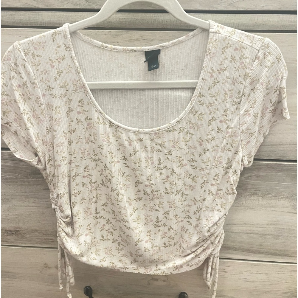 White floral crop top!